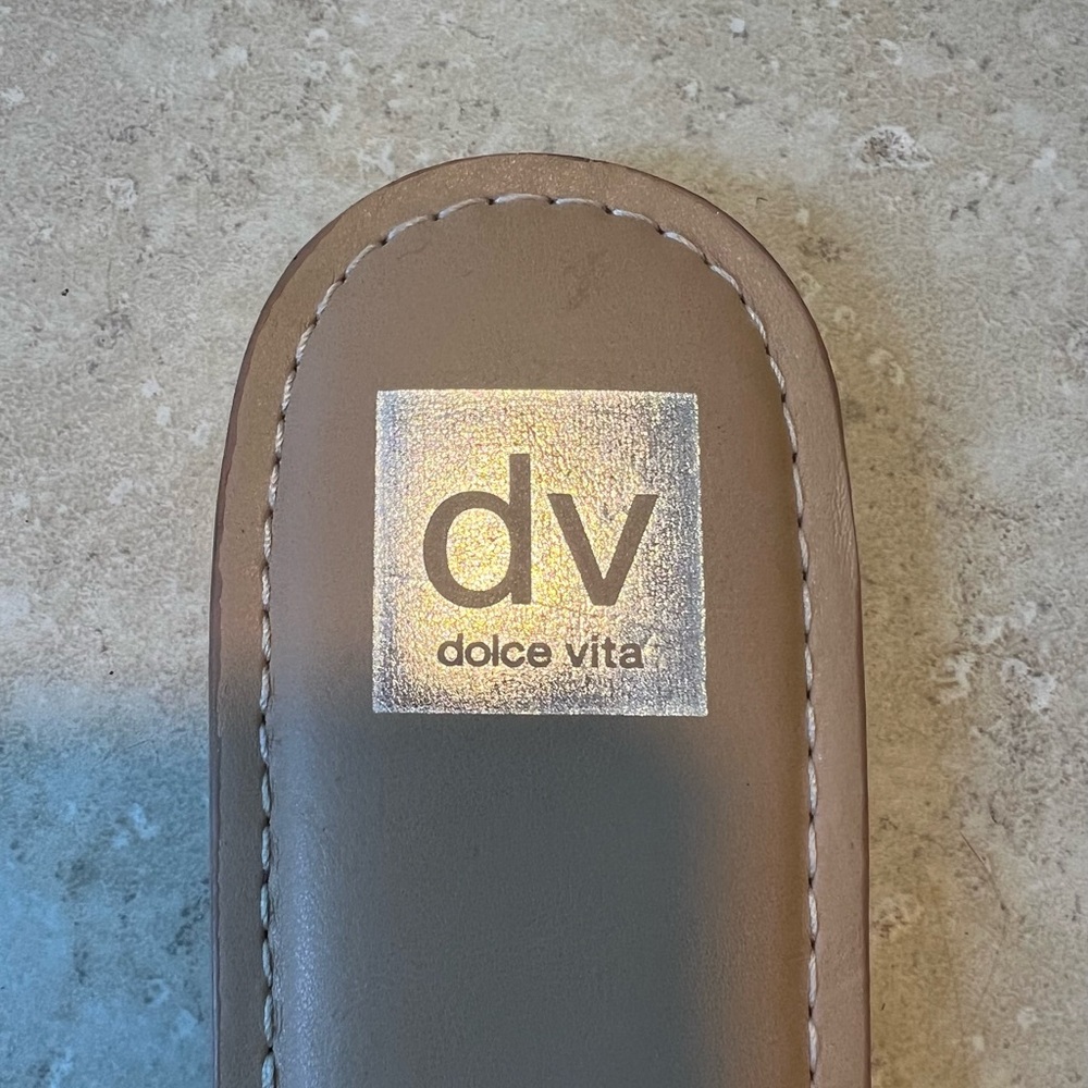 DV Dolce Vita Thong Sandals Women's Size 10 Black Faux Leather Studded NWOT - Picture 4 of 7